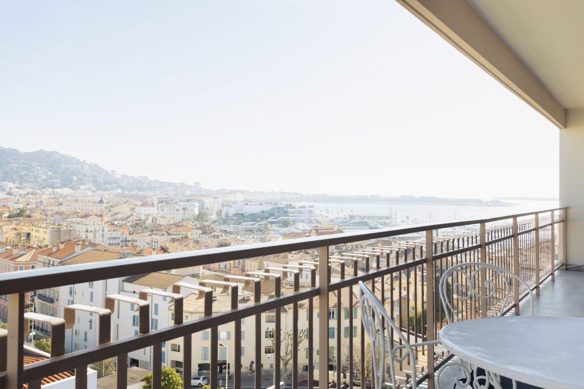 L'escale - Palace View With Terrace